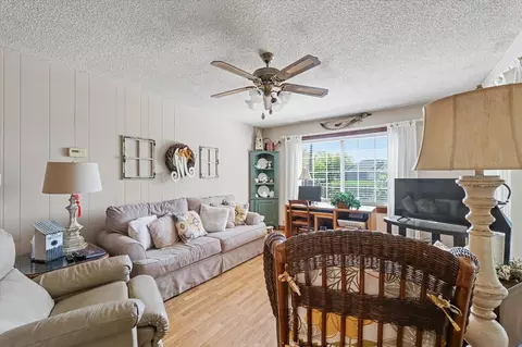 621 Broadmeadow Rd, Rantoul, IL 61866 photo 8