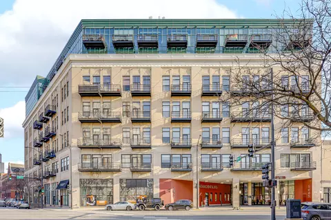 1645 W Ogden Ave #429, Chicago, IL 60612