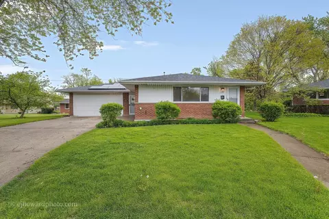431 W Millers Rd, Des Plaines, IL 60016