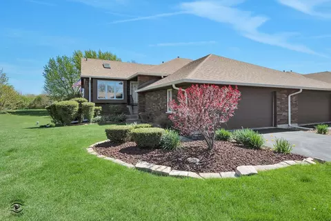 8827 Clearview Dr, Orland Park, IL 60462