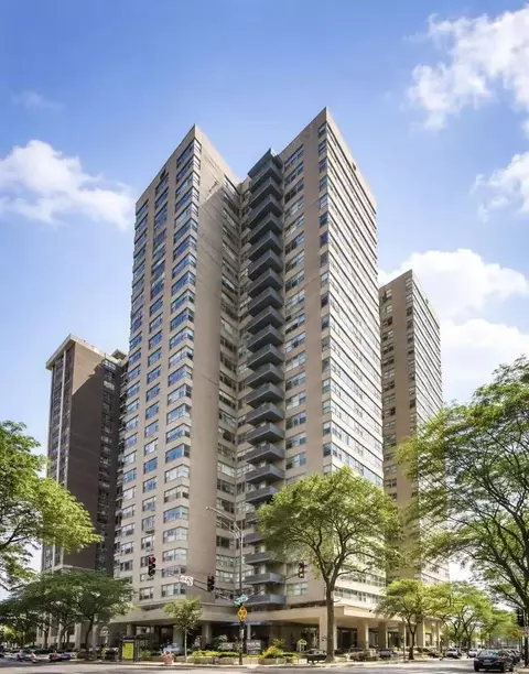 6301 N Sheridan Rd #15B, Chicago, IL 60660