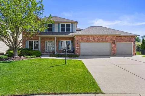 2208 Mullikin Dr, Champaign, IL 61822