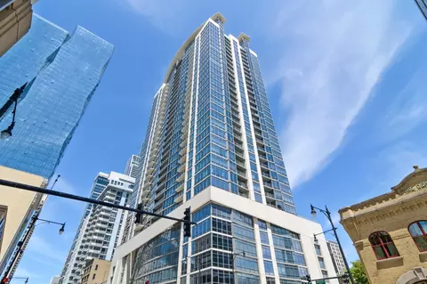 100 E 14th St #1909, Chicago, IL 60605