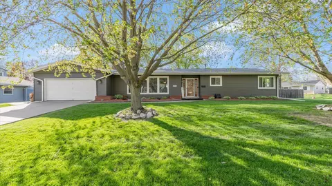 2900 27th St, Rock Island, IL 61201