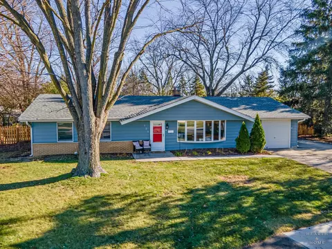 125 Weymouth Ct, Schaumburg, IL 60193