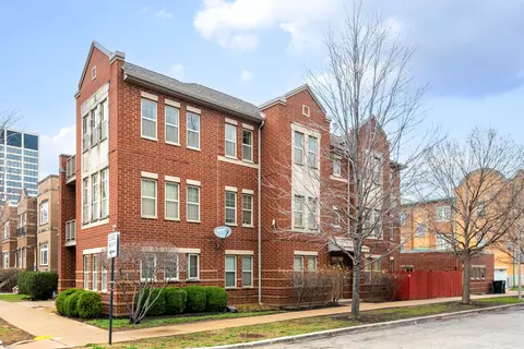 16 W 36th St #3, Chicago, IL 60609