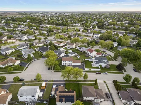 View/Area - 1909 Cumberland Dr, Plainfield, IL 60586 photo 2 of 7