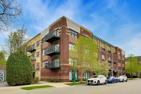 1107 Greenleaf Ave #3F, Wilmette, IL 60091