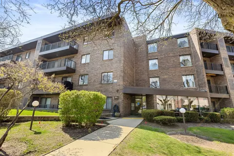 5019 Mulford St #205, Skokie, IL 60077