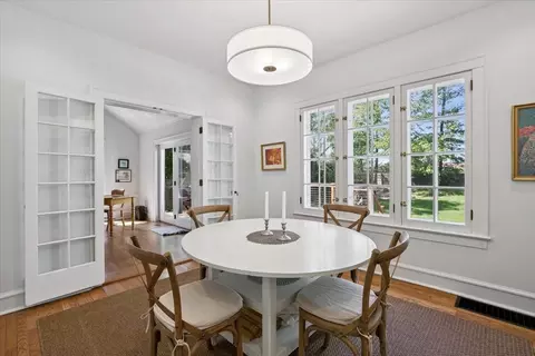 Dining - 6 E Witchwood Ln, Lake Bluff, IL 60044 photo 2 of 3