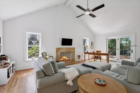 Living - 6 E Witchwood Ln, Lake Bluff, IL 60044 photo 5 of 5