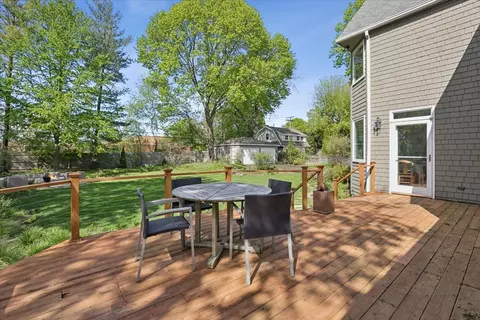 Exterior - 6 E Witchwood Ln, Lake Bluff, IL 60044 photo 8 of 8