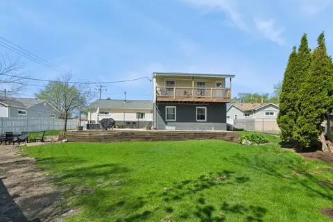 Exterior - 815 Cumberland St, Hoffman Estates, IL 60169 photo 4 of 4