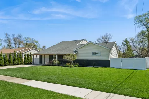815 Cumberland St, Hoffman Estates, IL 60169