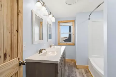 Bath - 3292 E 24th Rd, Marseilles, IL 61341 photo 2 of 2