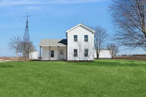 3292 E 24th Rd, Marseilles, IL 61341