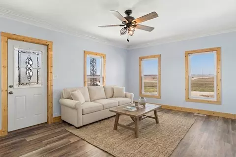 Living - 3292 E 24th Rd, Marseilles, IL 61341 photo 2 of 3