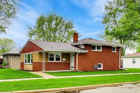346 Kemman Ave, La Grange Park, IL 60526