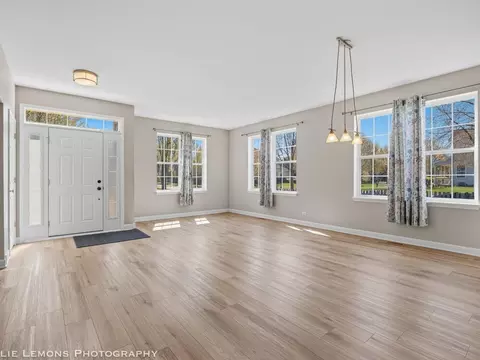 Living - 3024 Cookson Ave, Elgin, IL 60124 photo 2 of 5