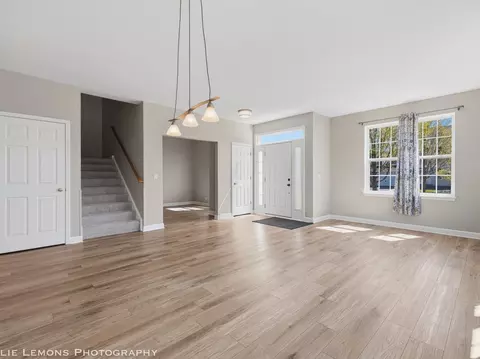 Living - 3024 Cookson Ave, Elgin, IL 60124 photo 3 of 5