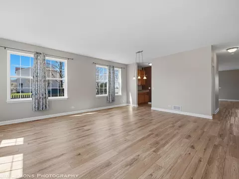 Living - 3024 Cookson Ave, Elgin, IL 60124 photo 1 of 5