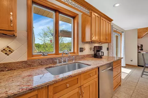Kitchen - 4595 Shady Ln, Morris, IL 60450 photo 3 of 5