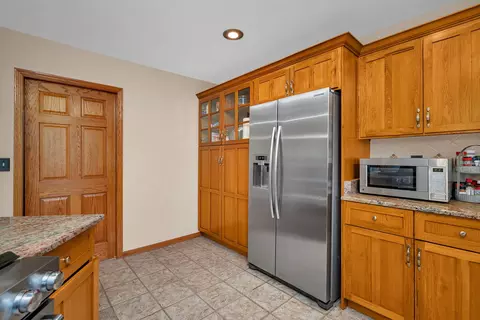 Kitchen - 4595 Shady Ln, Morris, IL 60450 photo 5 of 5