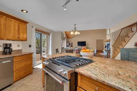Kitchen - 4595 Shady Ln, Morris, IL 60450 photo 4 of 5