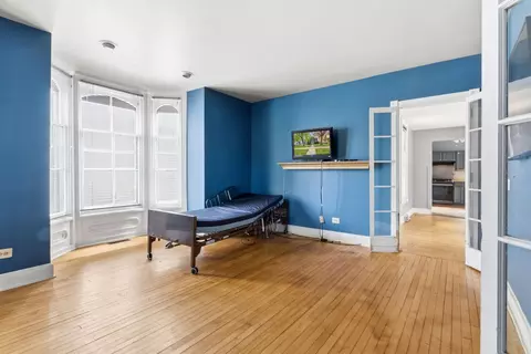 Living - 212 S 4th St, Aurora, IL 60505 photo 1 of 2