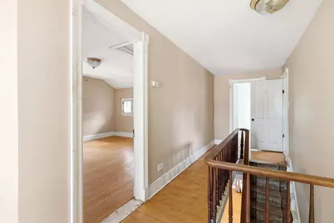 Entry Way - 212 S 4th St, Aurora, IL 60505 photo 4 of 4