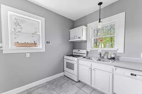 Kitchen - 168 Villa St, Elgin, IL 60120 photo 1 of 2