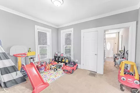 Entry Way - 168 Villa St, Elgin, IL 60120 photo 2 of 2
