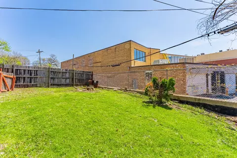 Exterior - 168 Villa St, Elgin, IL 60120 photo 4 of 5
