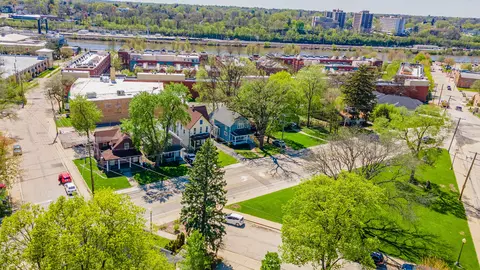 View/Area - 168 Villa St, Elgin, IL 60120 photo 4 of 7