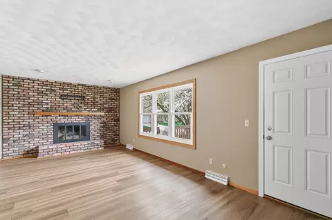 Living - 3503 32nd St, Moline, IL 61265 photo 5 of 7