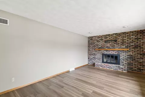 Living - 3503 32nd St, Moline, IL 61265 photo 6 of 7