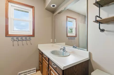 Bath - 3503 32nd St, Moline, IL 61265 photo 4 of 5