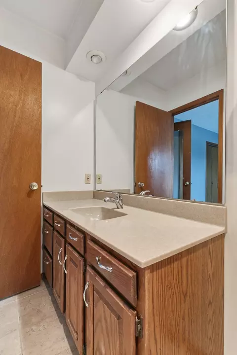 Bath - 3503 32nd St, Moline, IL 61265 photo 3 of 5