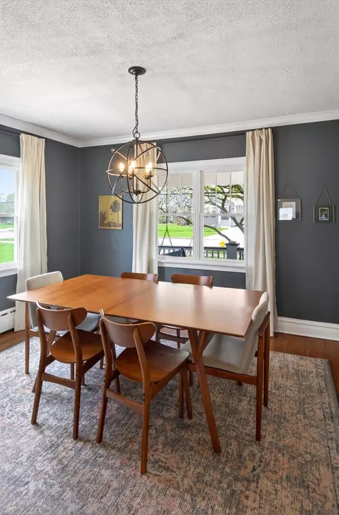 Dining - 607 Evergreen St, Wheaton, IL 60187 photo 2 of 2