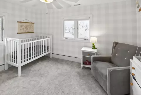 Bedroom - 607 Evergreen St, Wheaton, IL 60187 photo 1 of 4
