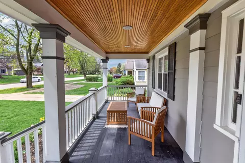 Exterior - 607 Evergreen St, Wheaton, IL 60187 photo 3 of 4