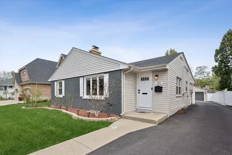 291 N Maple Ave, Elmhurst, IL 60126