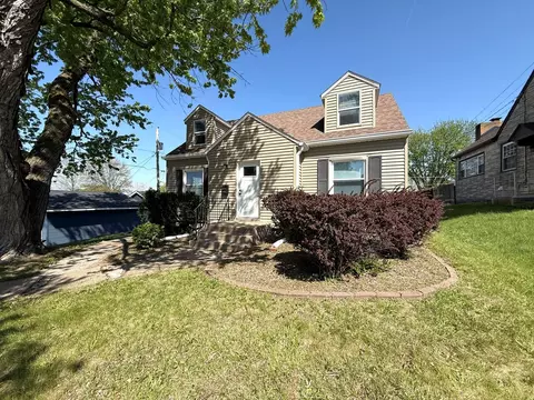 2325 N Marquette St, Davenport, IA 52804