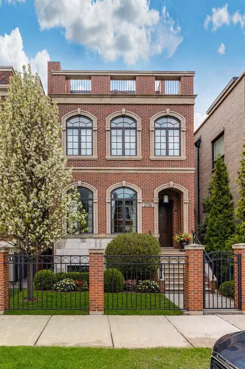 2726 N Lakewood Ave, Chicago, IL 60614