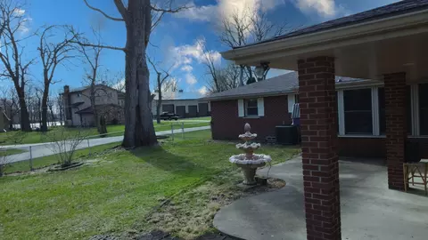 Exterior - 2775 E Riverview Dr, Kankakee, IL 60901 photo 6 of 9