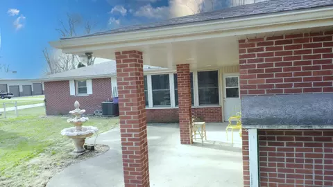 Exterior - 2775 E Riverview Dr, Kankakee, IL 60901 photo 5 of 9