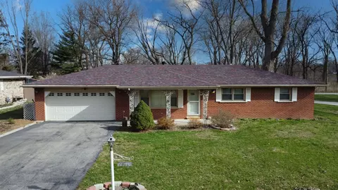 2775 E Riverview Dr, Kankakee, IL 60901