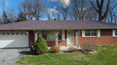 Exterior - 2775 E Riverview Dr, Kankakee, IL 60901 photo 2 of 9
