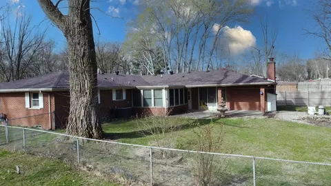 Exterior - 2775 E Riverview Dr, Kankakee, IL 60901 photo 3 of 9