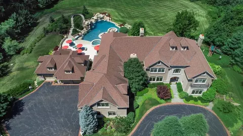 419 N Valley Hill Rd, Bull Valley, IL 60098